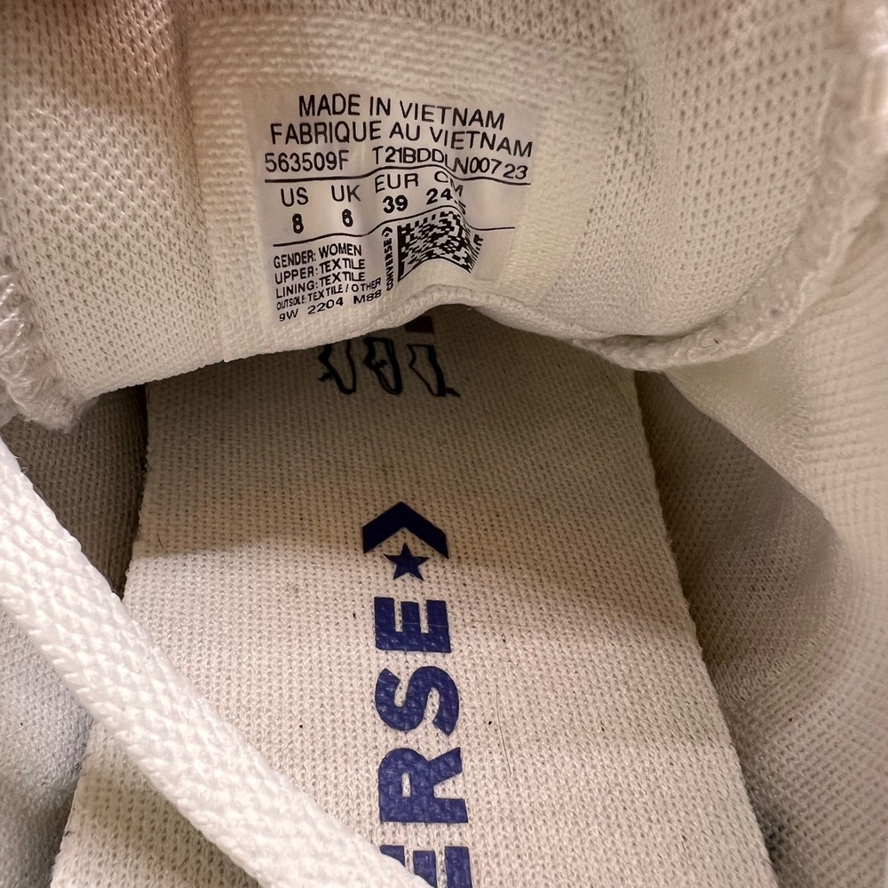 Converse Womesn White Low Top Chuck Taylor All Star | Size 8 - Picture 9 of 9